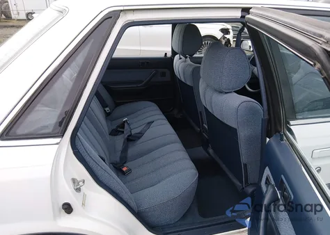 1990 Toyota Camry Dlx z USA, uszkodzony, nr VIN 4T1SV21EXLU247471